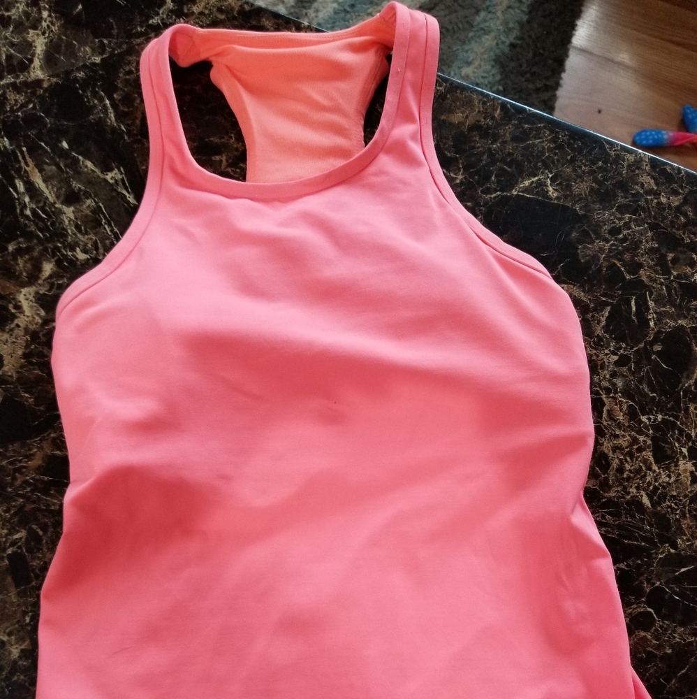 Lululemon tank